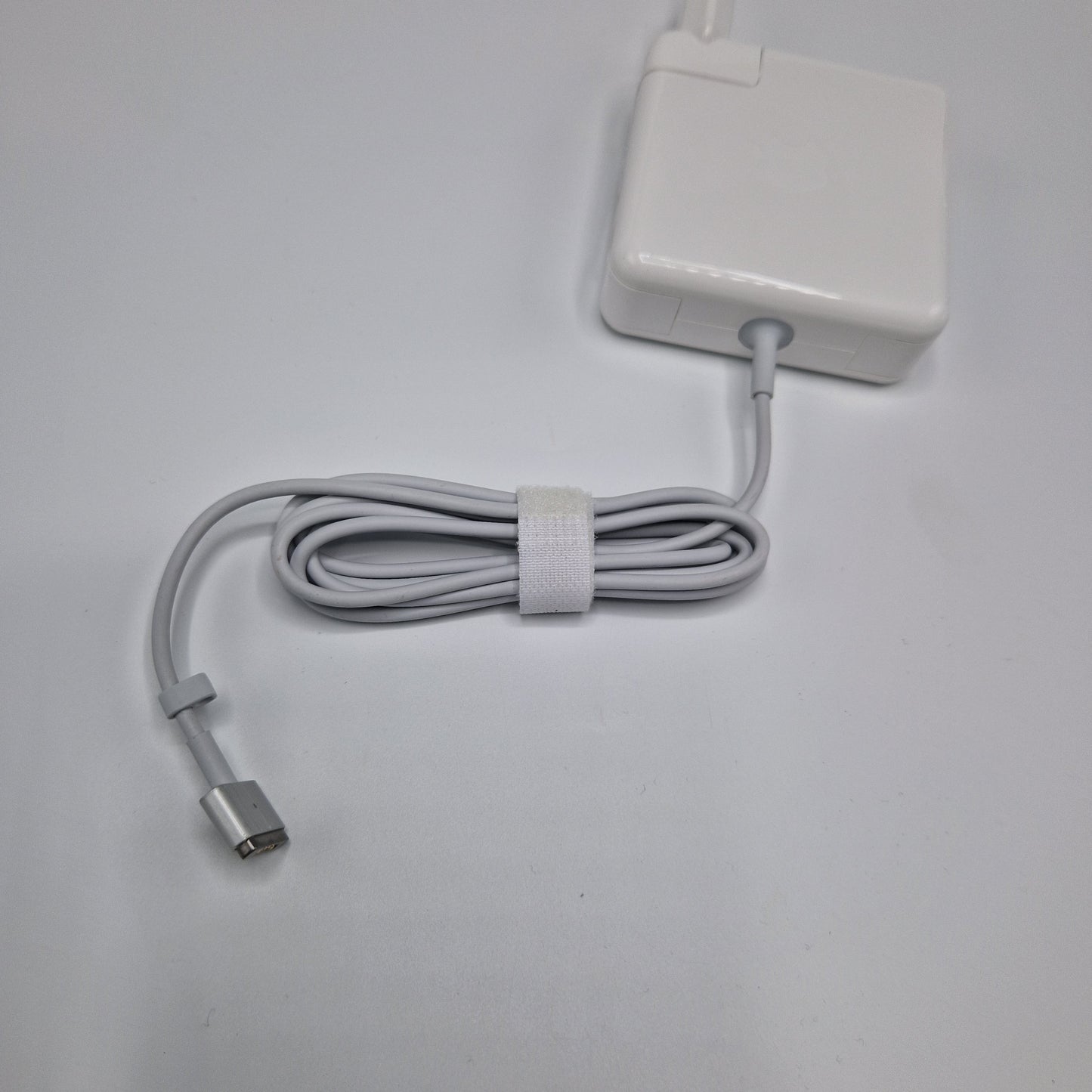Chargeur Macbook model A1424 Original 85W 20V 4.25A État Neuf