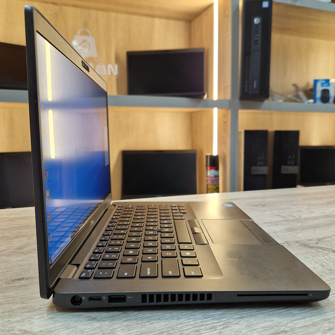 DELL LATITUDE 5400 – Intel® Core™ i5-8250U| RAM 8 Go/16 Go | SSD 256 Go | Écran 14″ Full HD | Occasion – Excellent état
