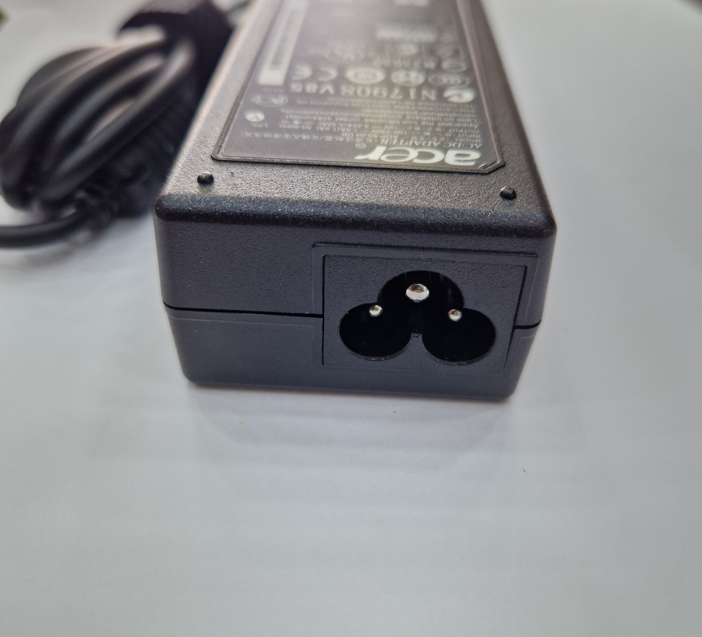 Chargeur Laptop Acer Original 65W 19V 3.42A – Fiche jaune avec Câble Trèfle Neuf