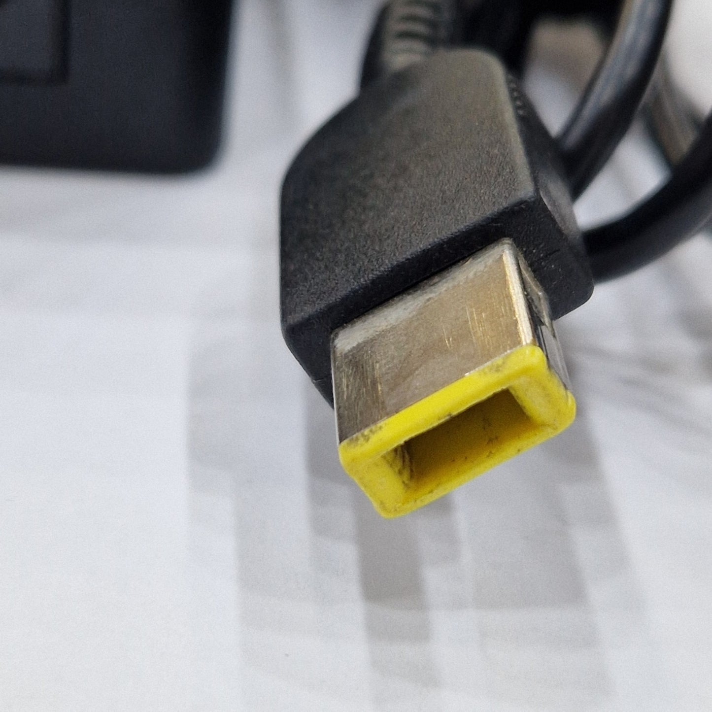 Chargeur Laptop Lenovo Original 45W 20V 2.25A – Fiche USB avec Câble secteur En excellent état