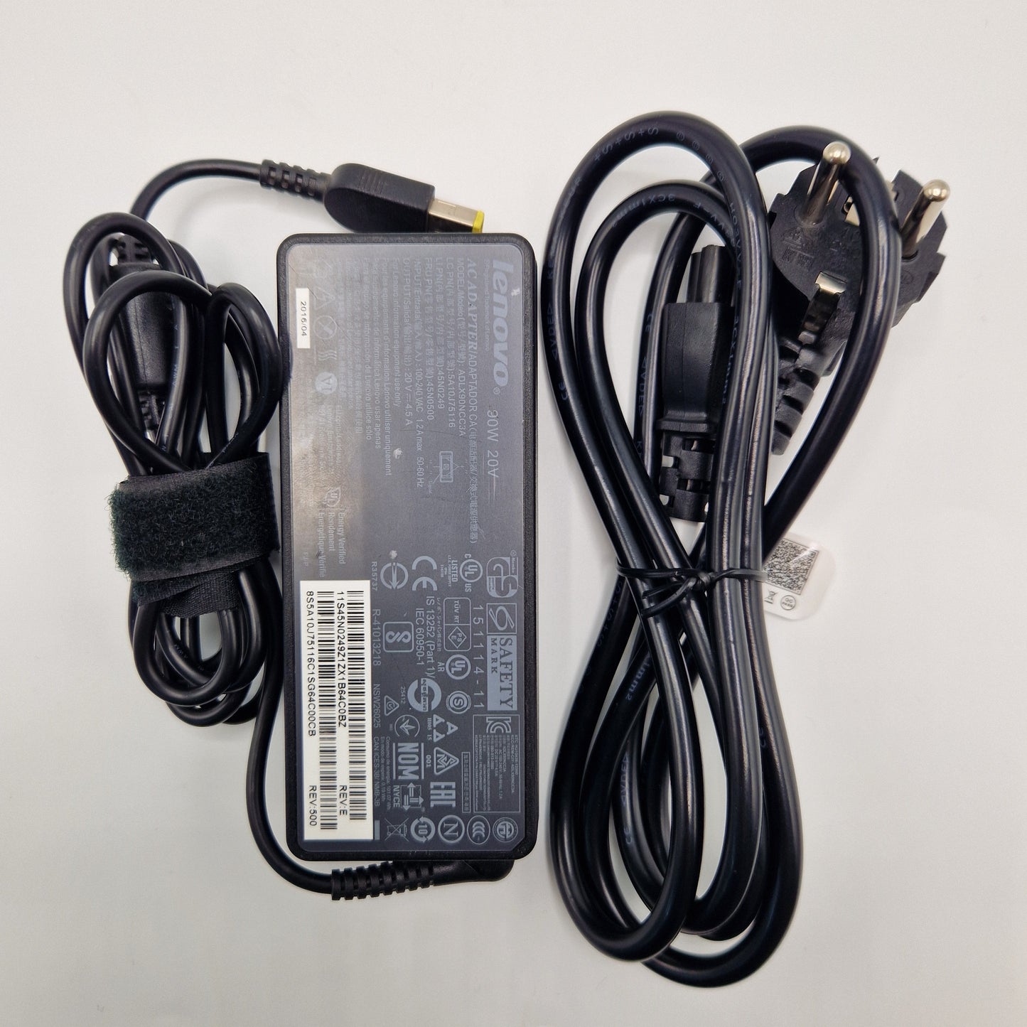 Chargeur Laptop Lenovo Original 90W 20V 4.5A – Fiche usb jaune avec Câble Trèfle Excellent État