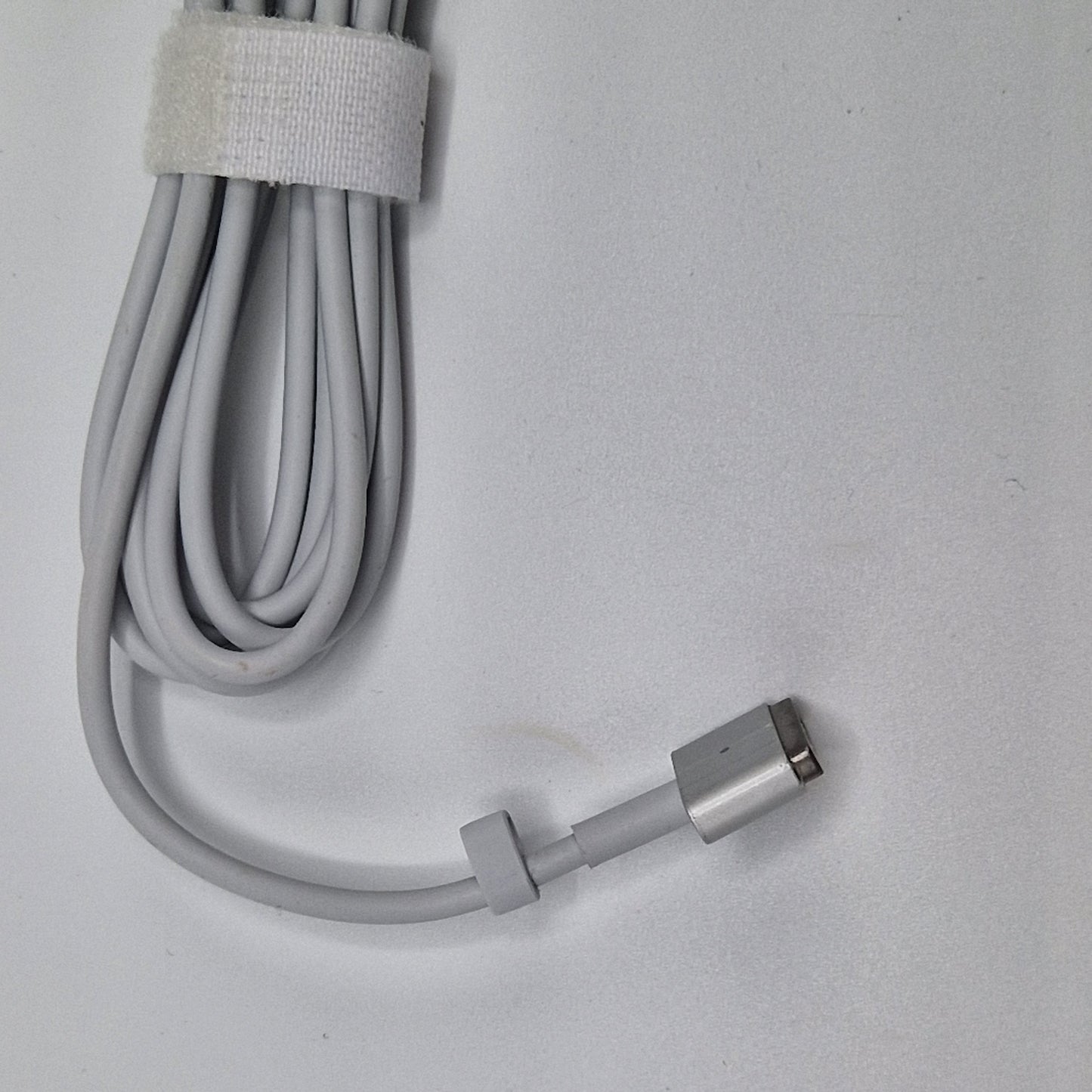 Chargeur Macbook model A1435 Original 60W 16.5V 3.65A  État Neuf