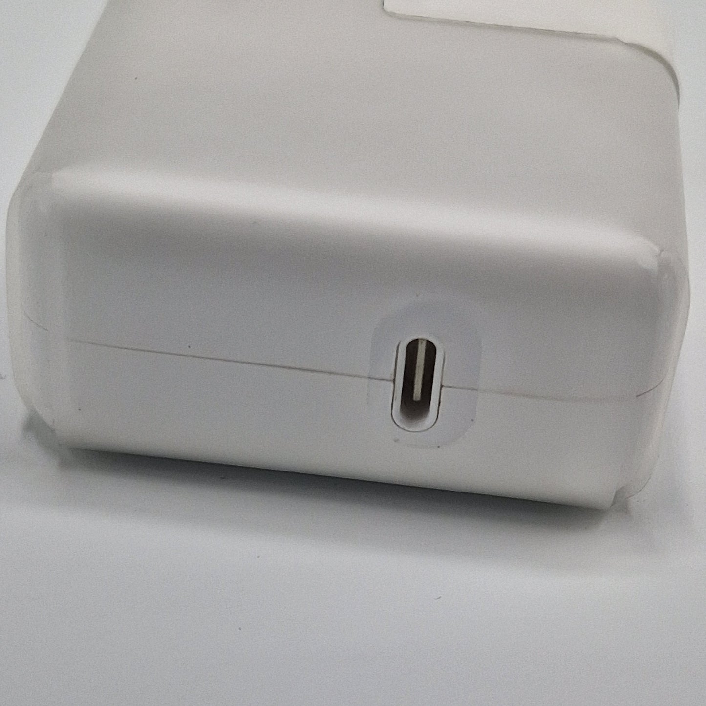 Chargeur Macbook  model A1947 Original 61W 20.3V 3A AVEC CABLE TYPE-C État Neuf