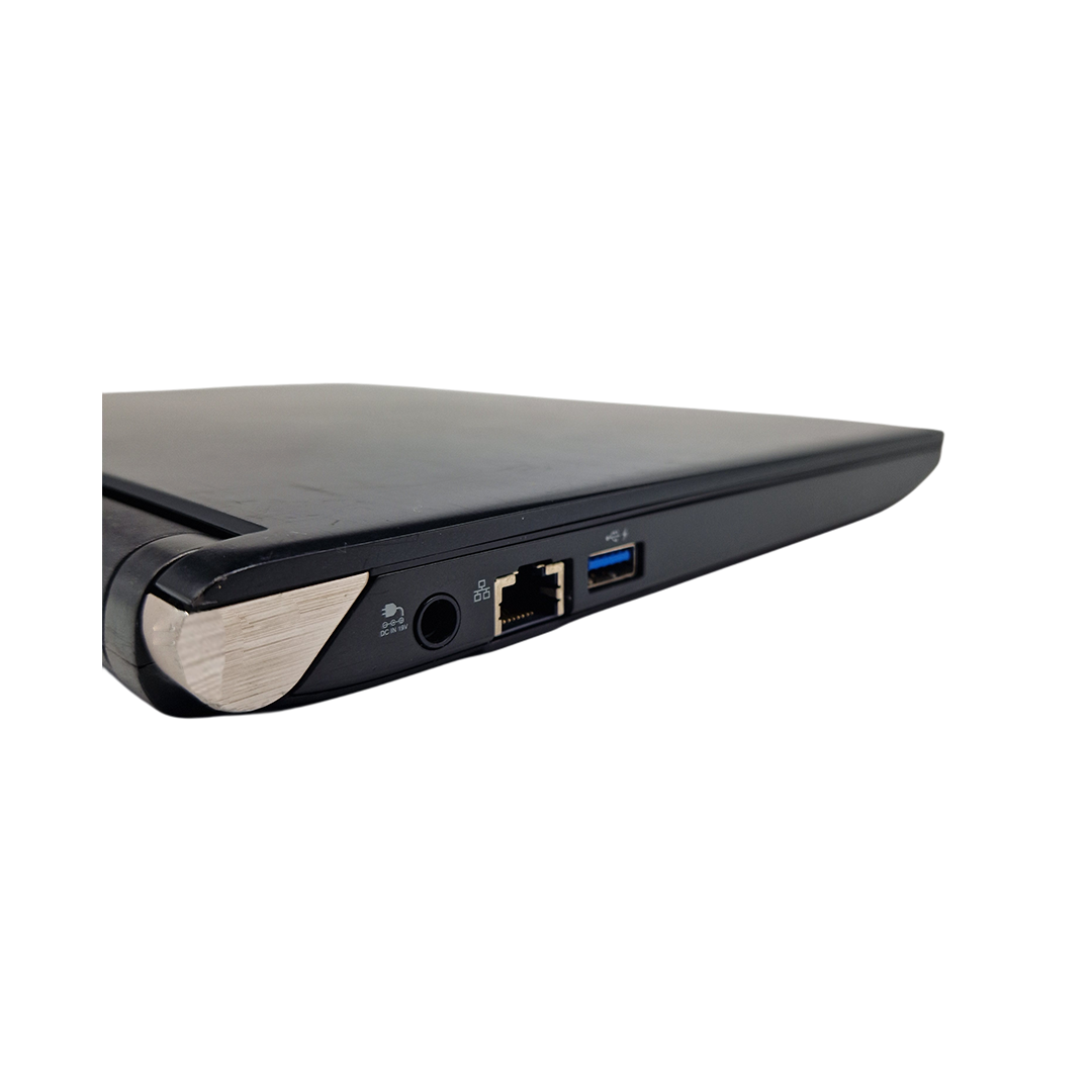 TOSHIBA Satellite Pro A30 – Intel Celeron 3855U | 4GB RAM | SSD 128GB | Écran 13.3″ | État Excellent
