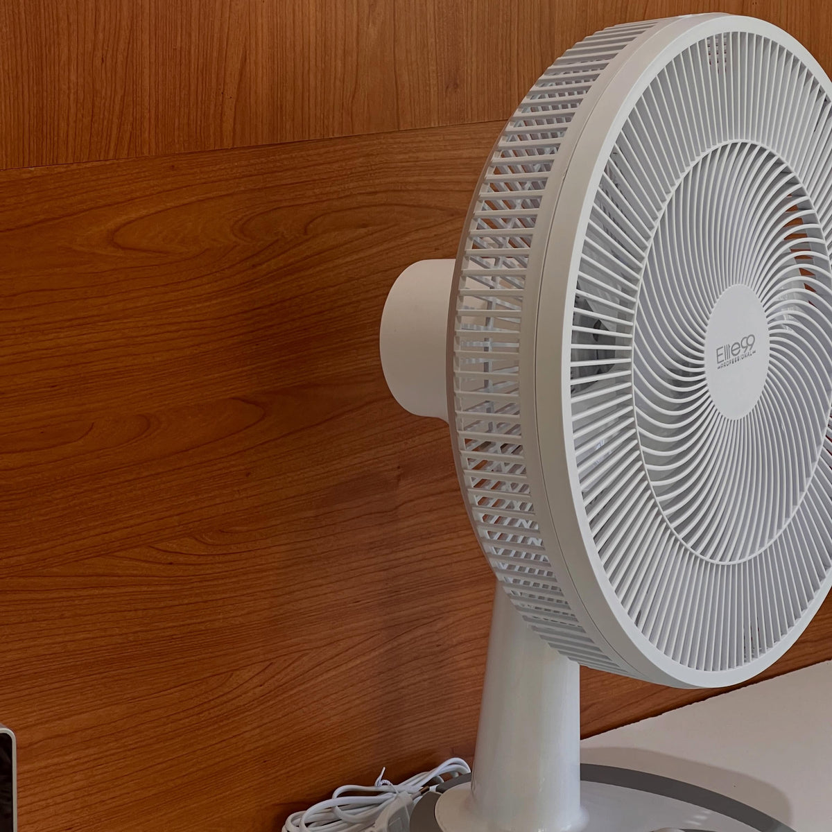 Elite99 ELT-1540 – Ventilateur de Table 16 Pouces (Oscillation 180°) – Puissance 40W